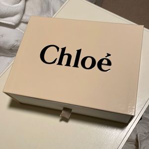 Chloe Box